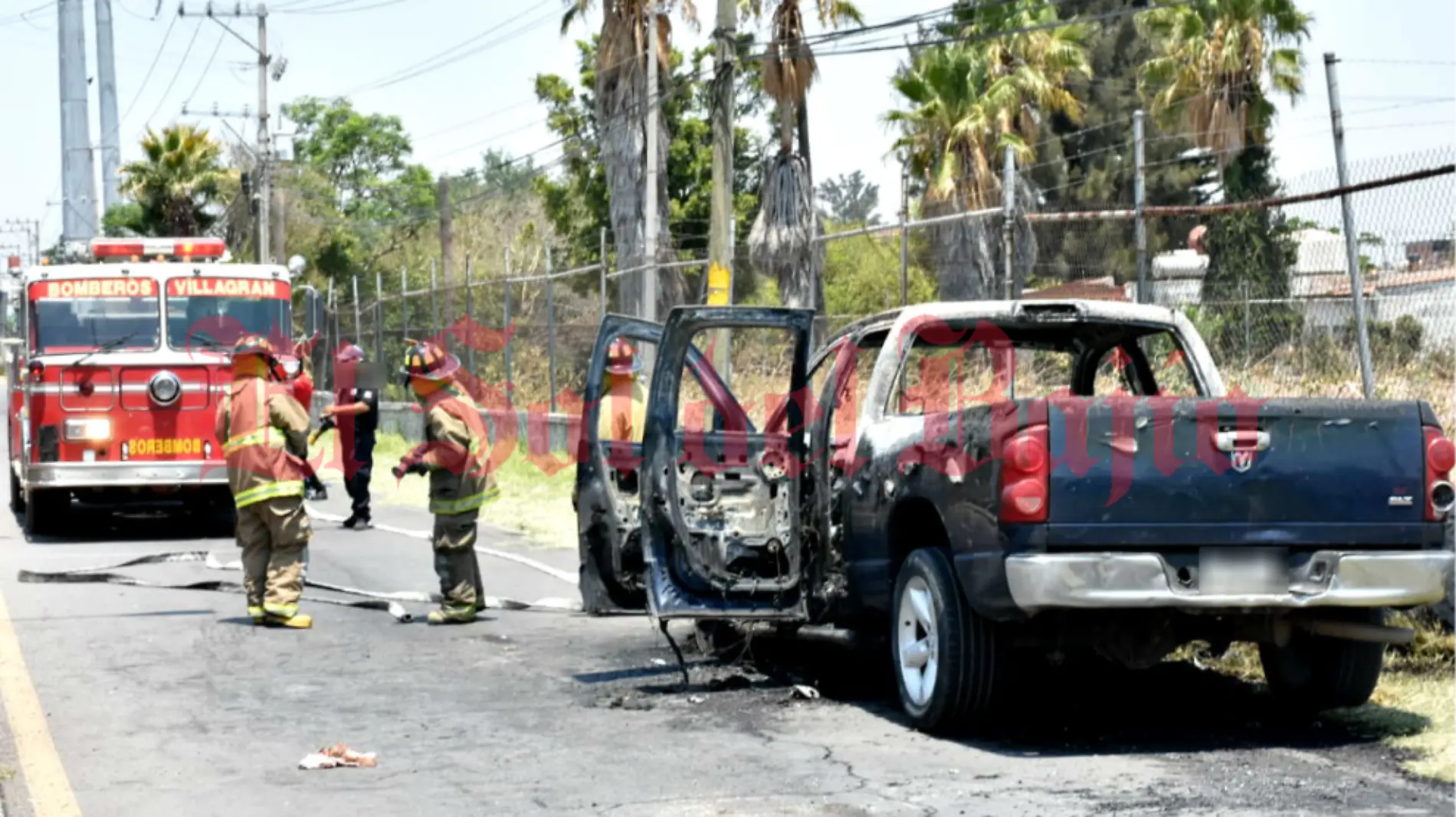 Camioneta incendiada